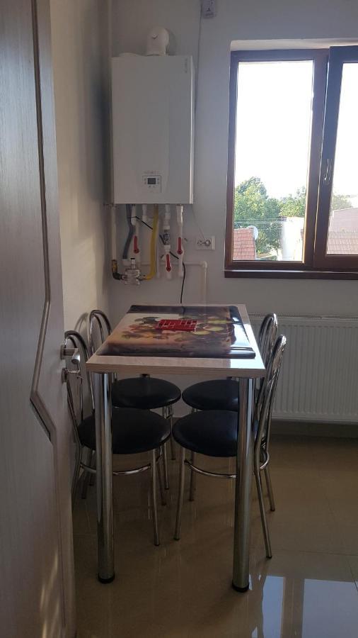 Apartament Teo Caransebes Luaran gambar